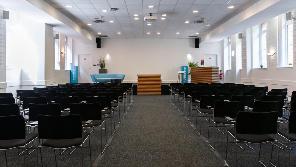 Auditorium_DSC_8222